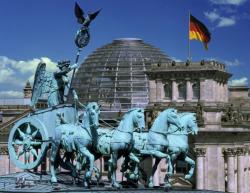 Статуя квадриги на Бранденбургских воротах / Quadriga auf dem Brandenburger Tor 